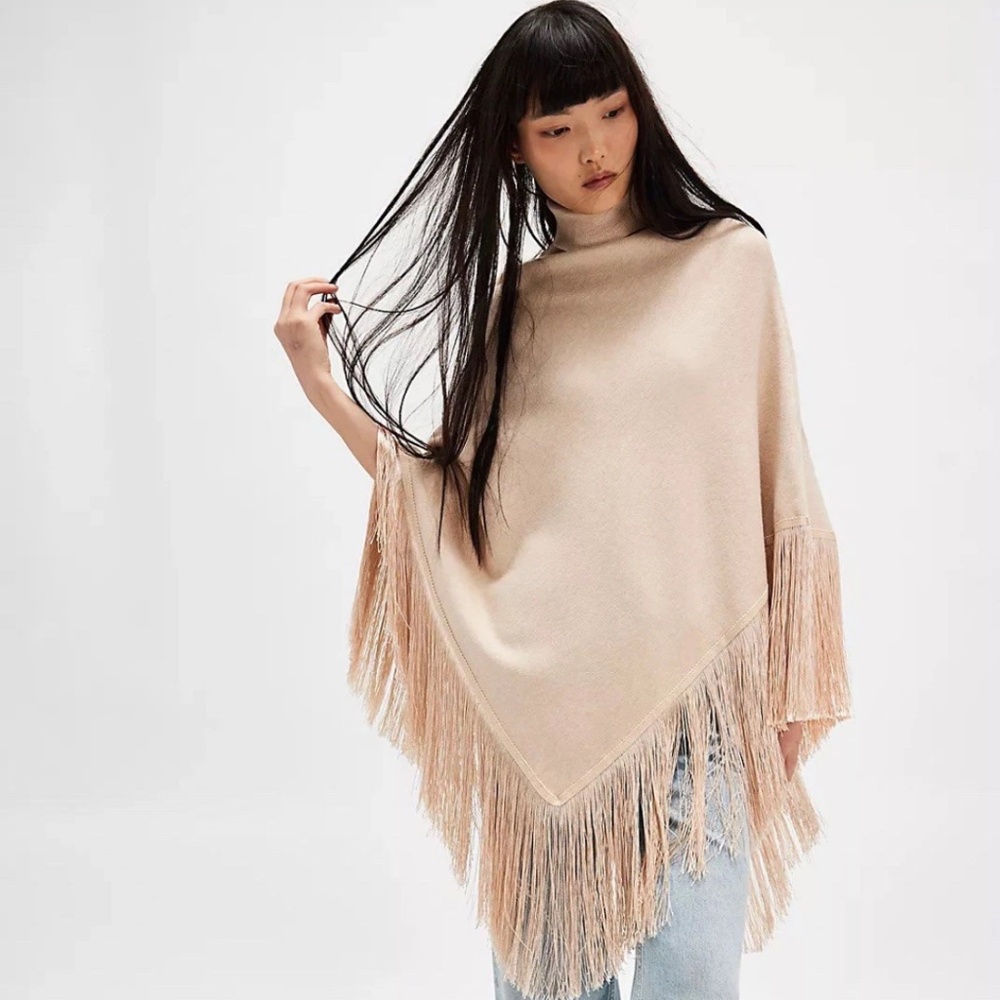 New Understated Leather x Free People River Walk Beige M/L Fringe Poncho Sweater